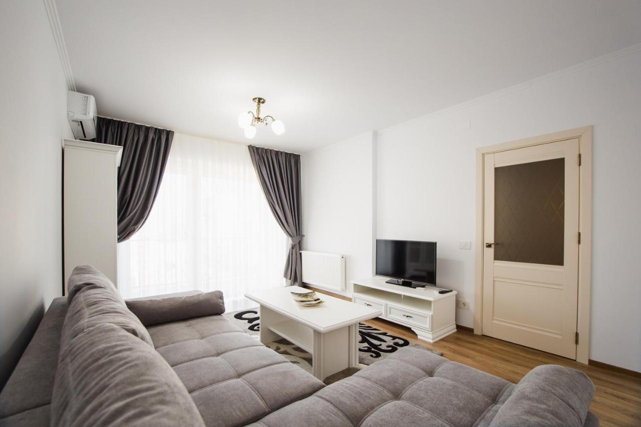 Bright & Elegant Central Apartment Oradea Exterior photo