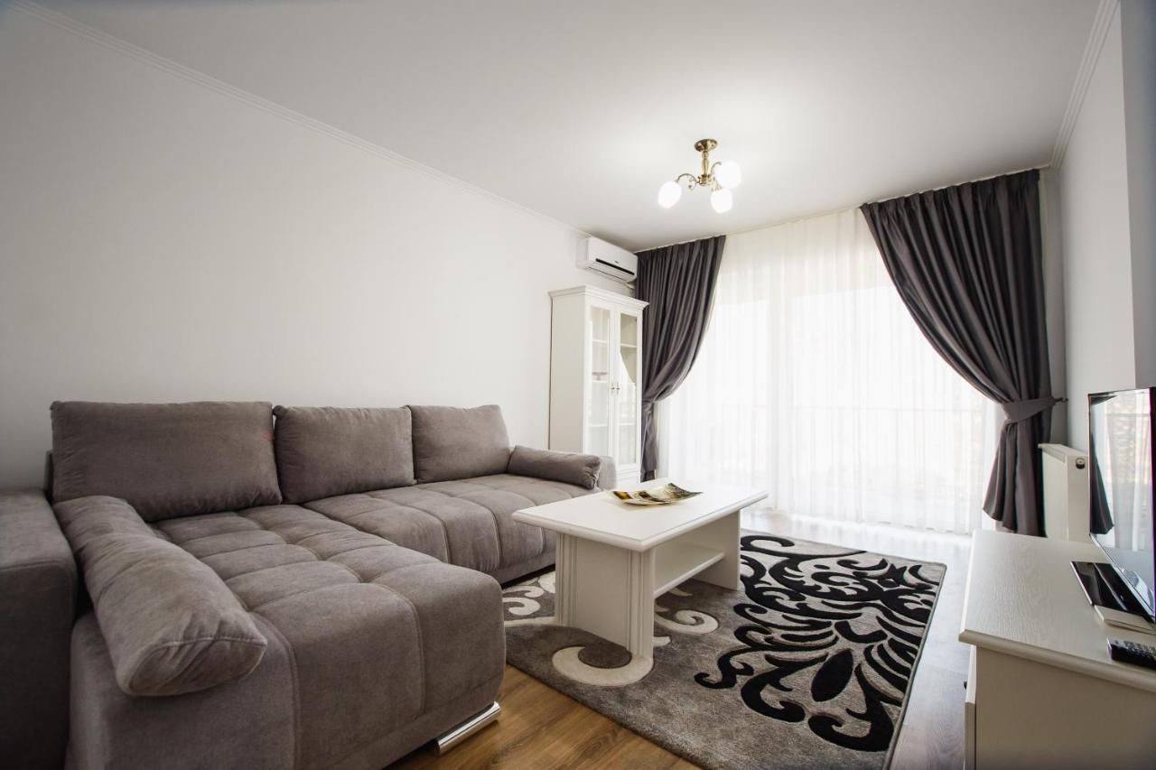 Bright & Elegant Central Apartment Oradea Exterior photo