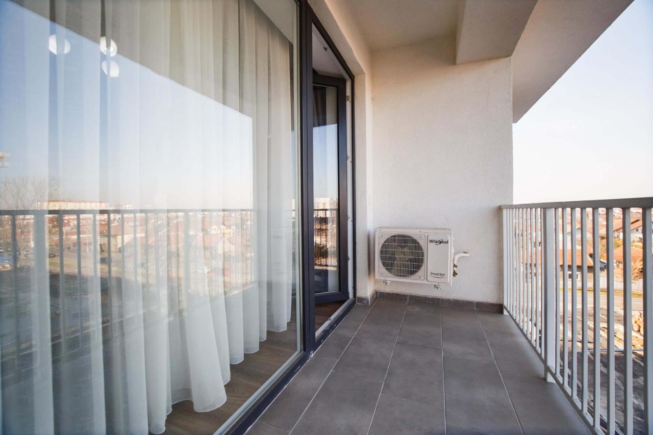 Bright & Elegant Central Apartment Oradea Exterior photo