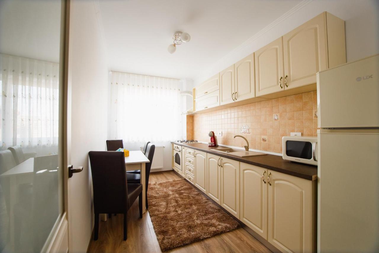 Bright & Elegant Central Apartment Oradea Exterior photo