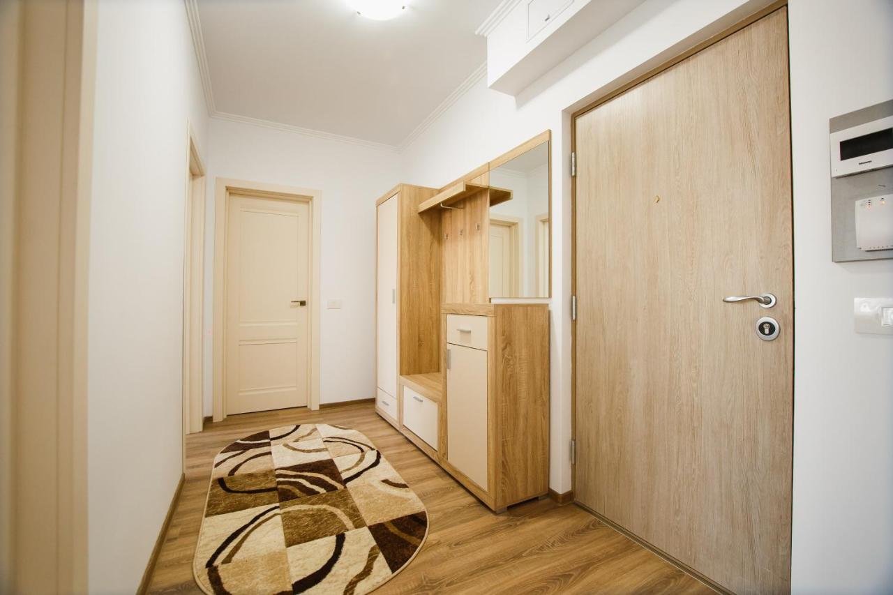 Bright & Elegant Central Apartment Oradea Exterior photo