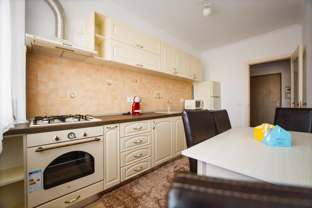 Bright & Elegant Central Apartment Oradea Exterior photo