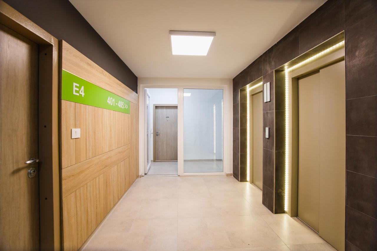 Bright & Elegant Central Apartment Oradea Exterior photo
