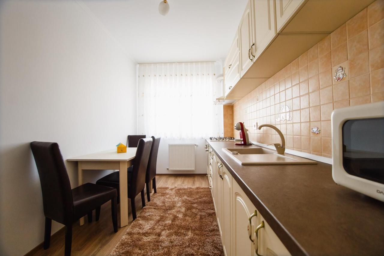 Bright & Elegant Central Apartment Oradea Exterior photo
